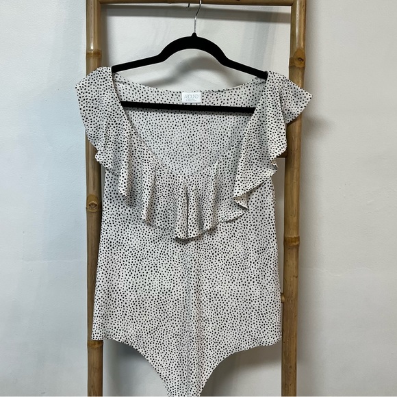 ABOUND Cream and Black Polka Dot Bodysuit Ruffle VNeck Neckline (DONATING 3/1) - Picture 2 of 7